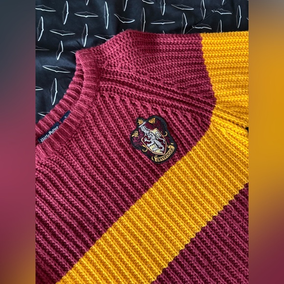 Harry Potter Gryffindor Jumper - Picture 3 of 4